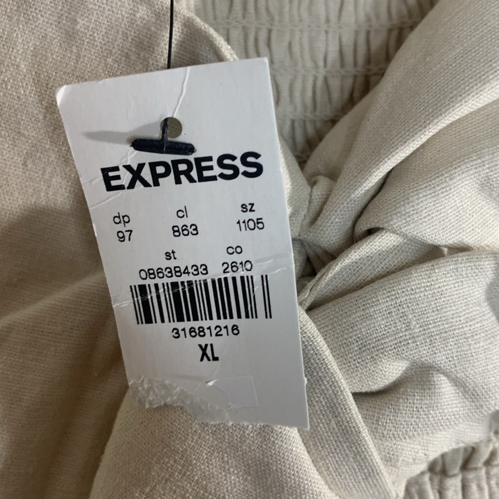 Express Linen-Blend Tie Front Bandeau Top. Summer vacation layering - Picture 5 of 6